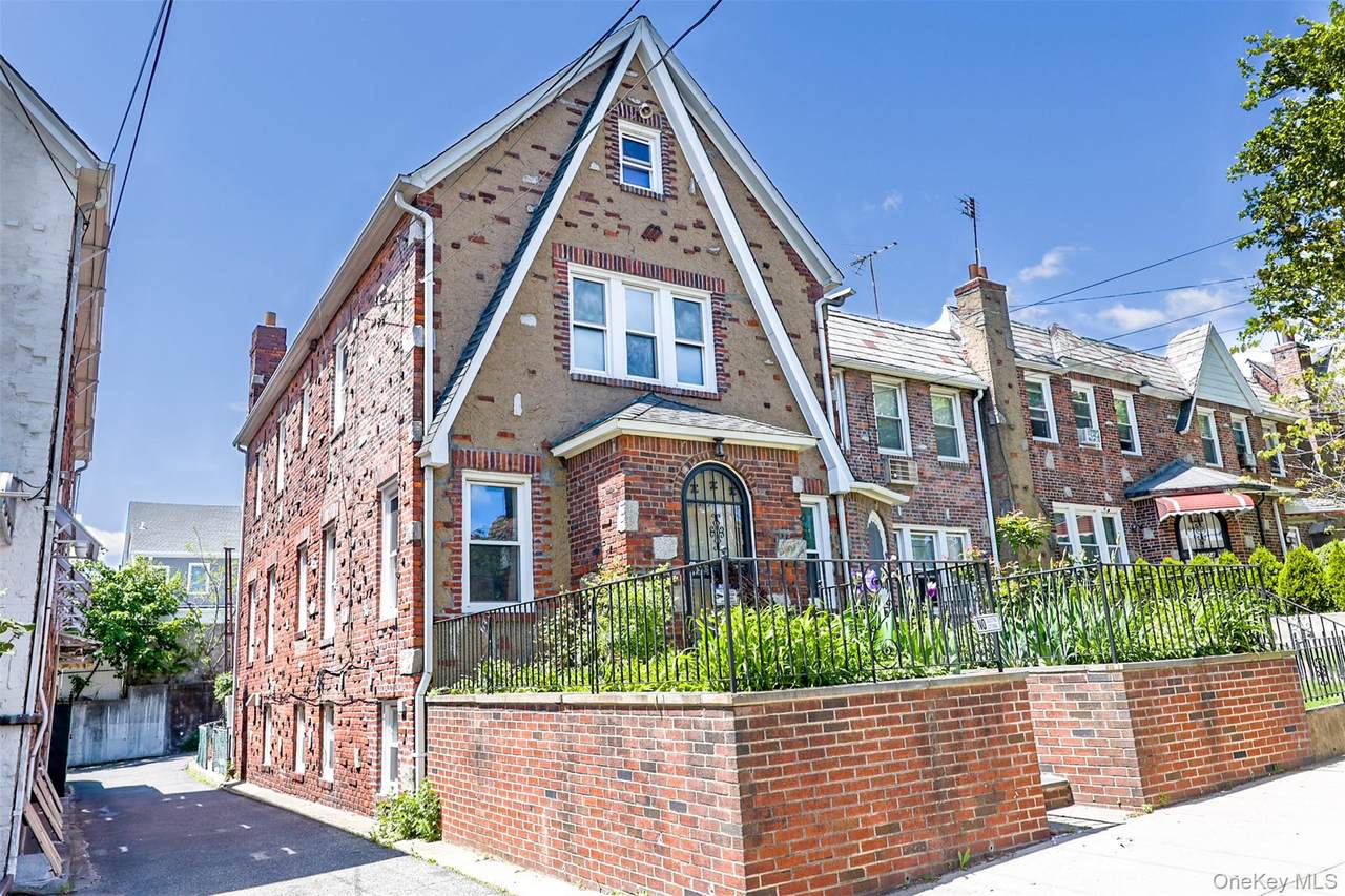 5428 65th Place - Photo 1