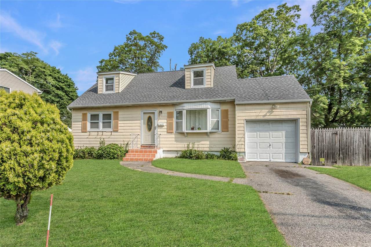18 Hilliard Avenue - Photo 1