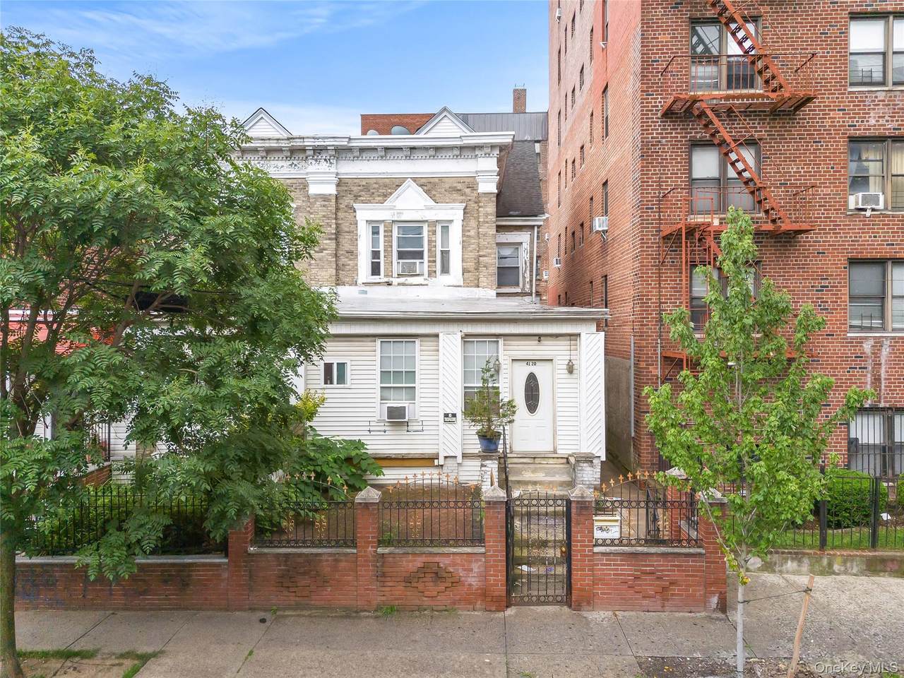 41-20 Elbertson Street - Photo 1