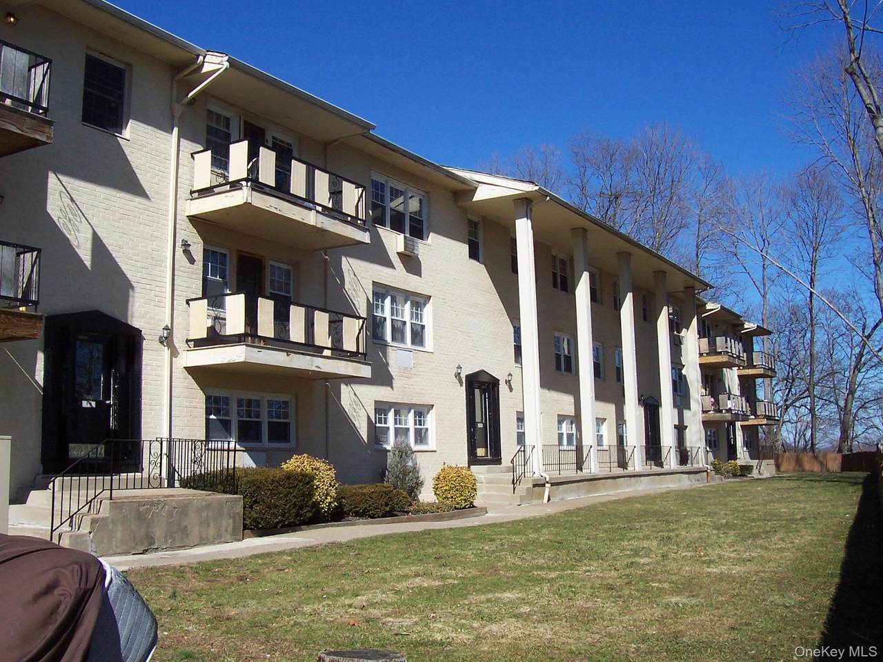 21 Pavilion - Photo 1