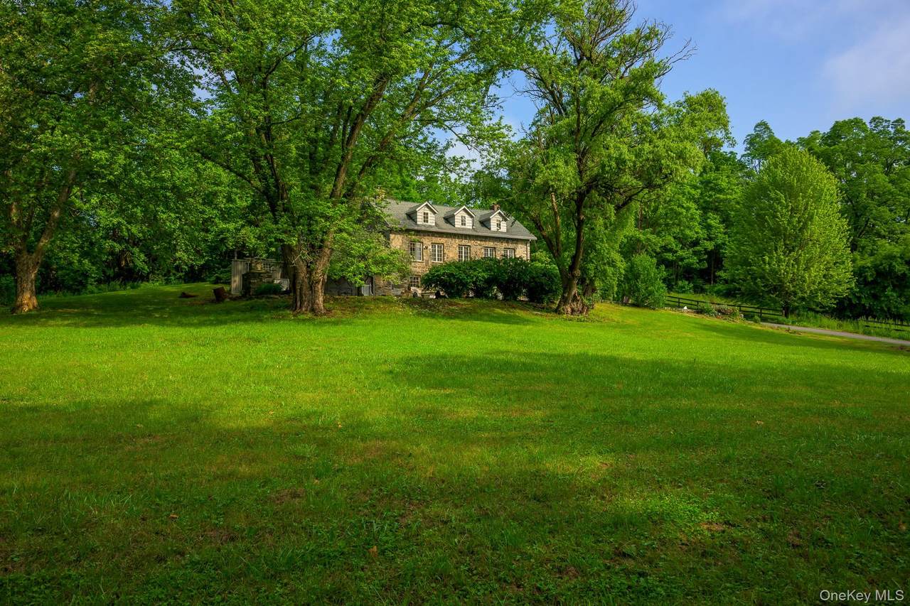 424 Bronck Mill Road - Photo 1