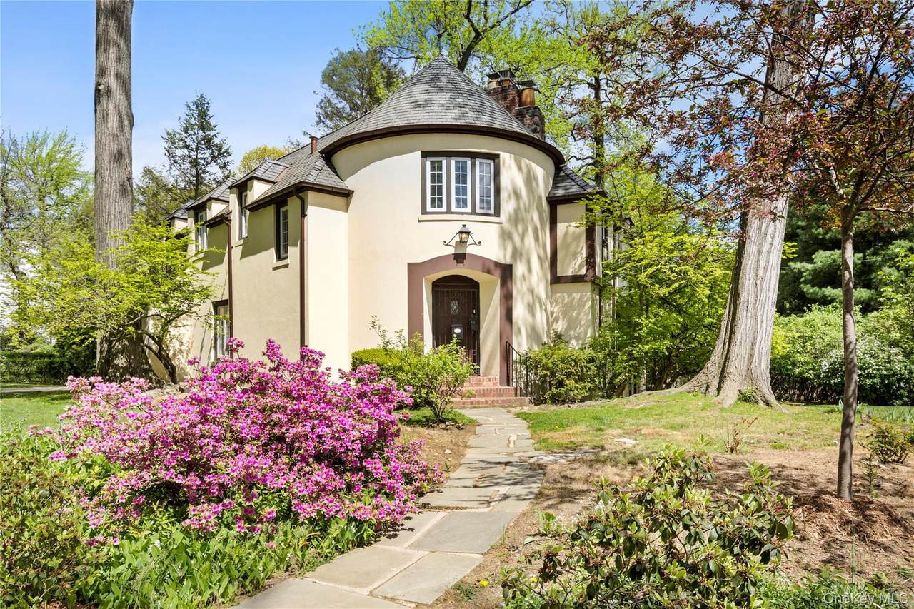 4600 Grosvenor Avenue - Photo 1