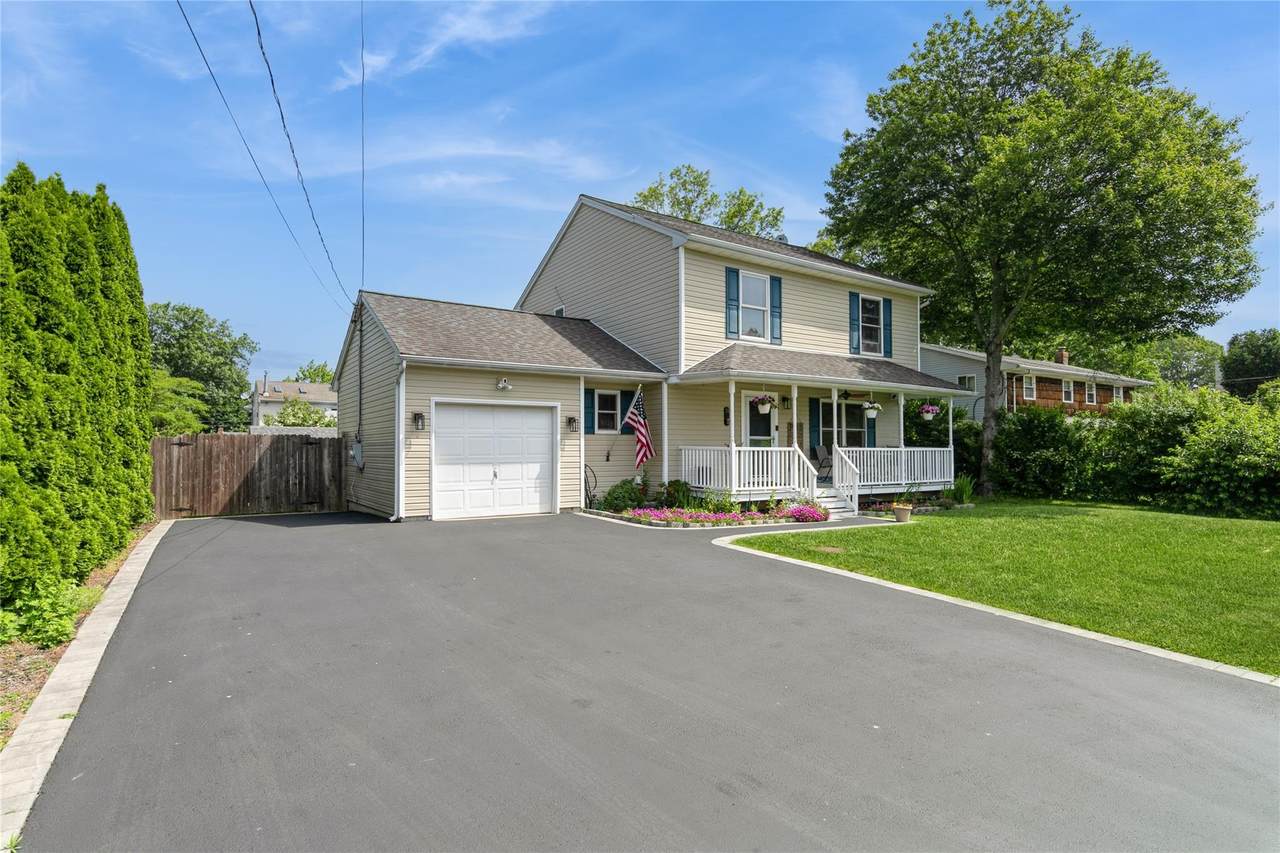 15 Loughlin Drive - Photo 1