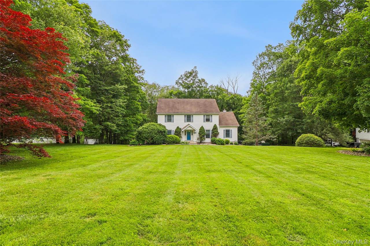 10 Jennifer Lane - Photo 1