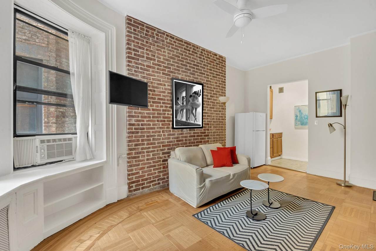 293 Riverside Drive - Photo 1