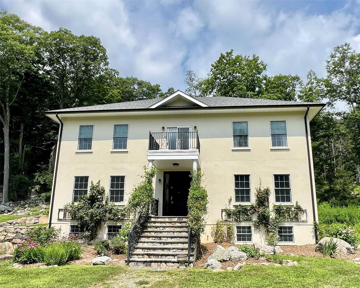 33 Victoria Drive - Photo 1