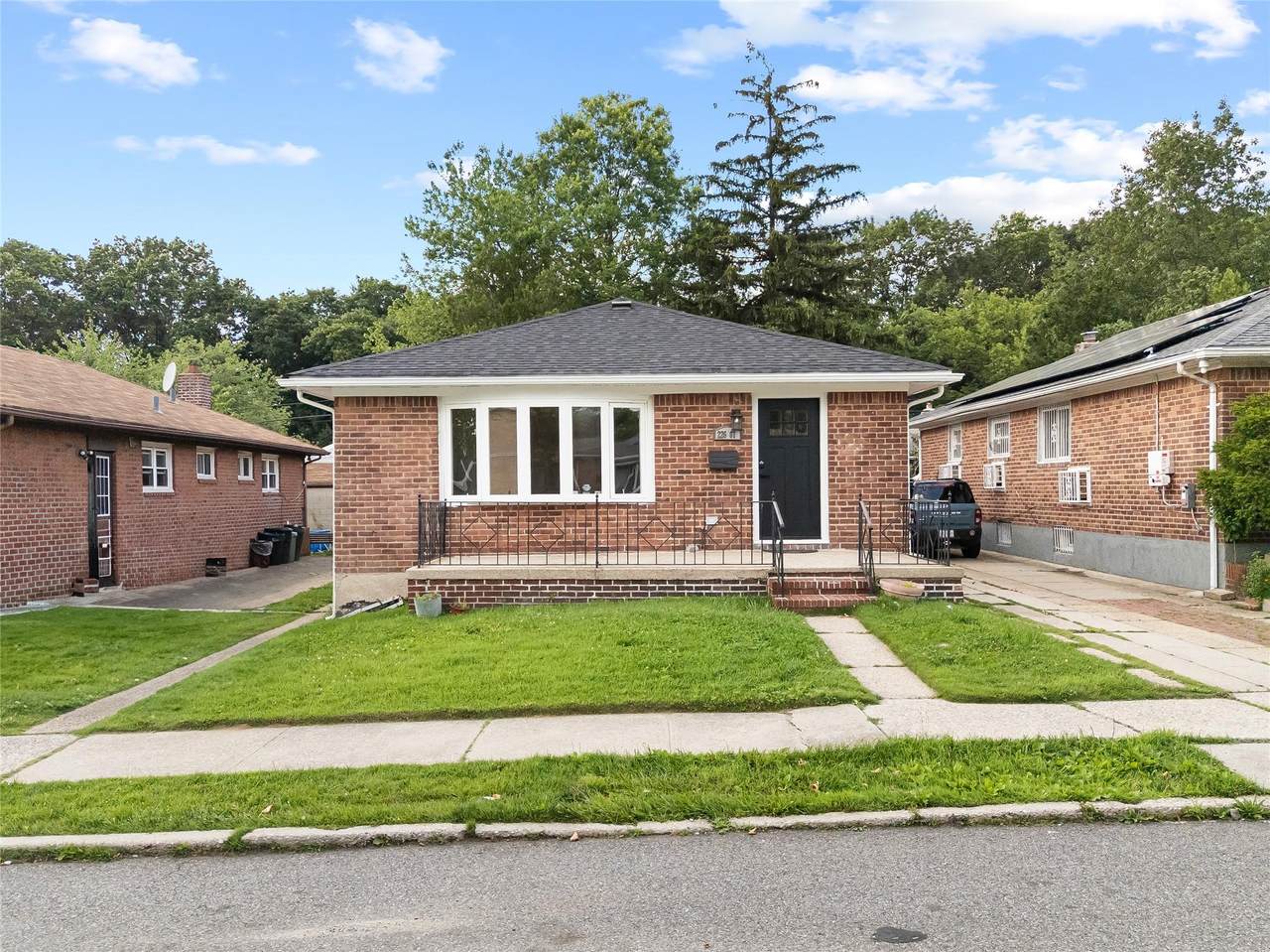 226-07 76 Road - Photo 1