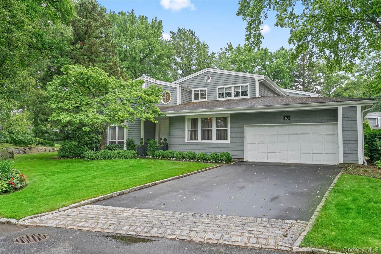 63 Sutton Place - Photo 1