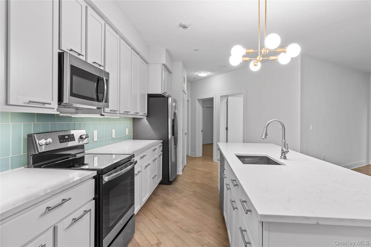 20 Burling Lane - Photo 1