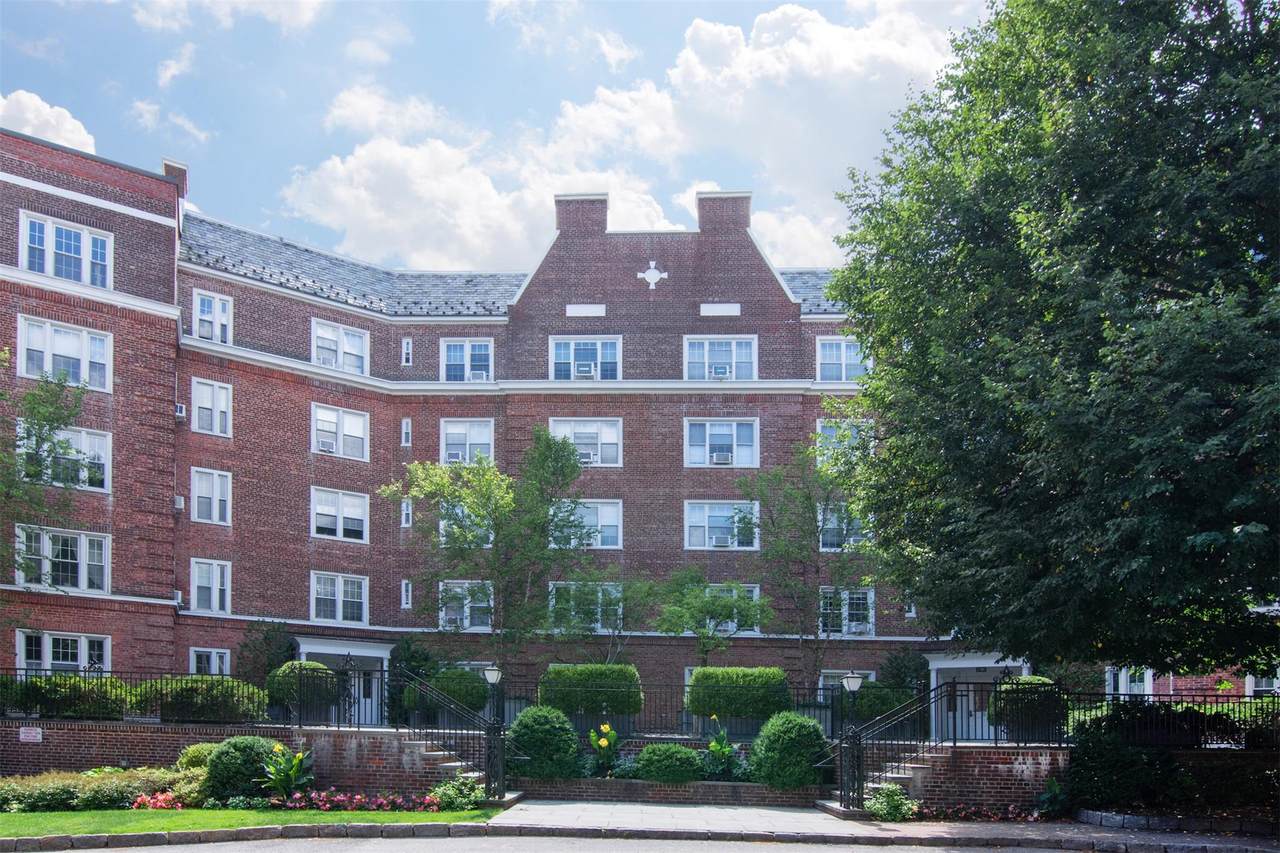 6 Midland Gardens - Photo 1
