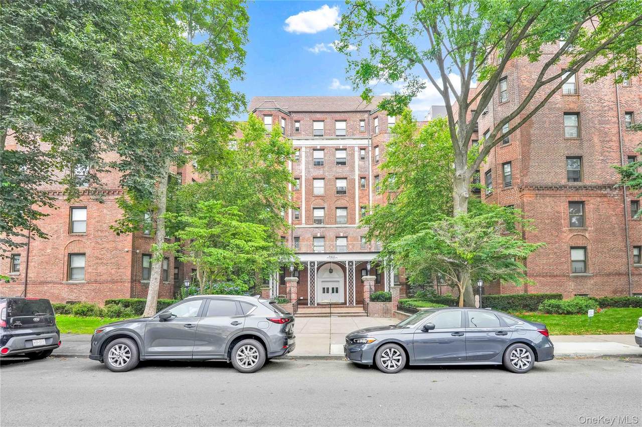 84-51 Beverly Road - Photo 1