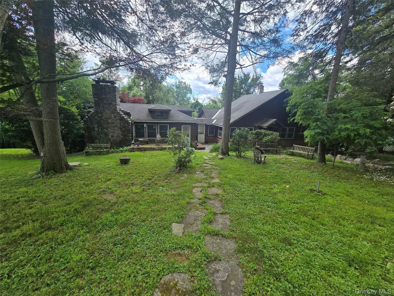 27 Maple Trail - Photo 1