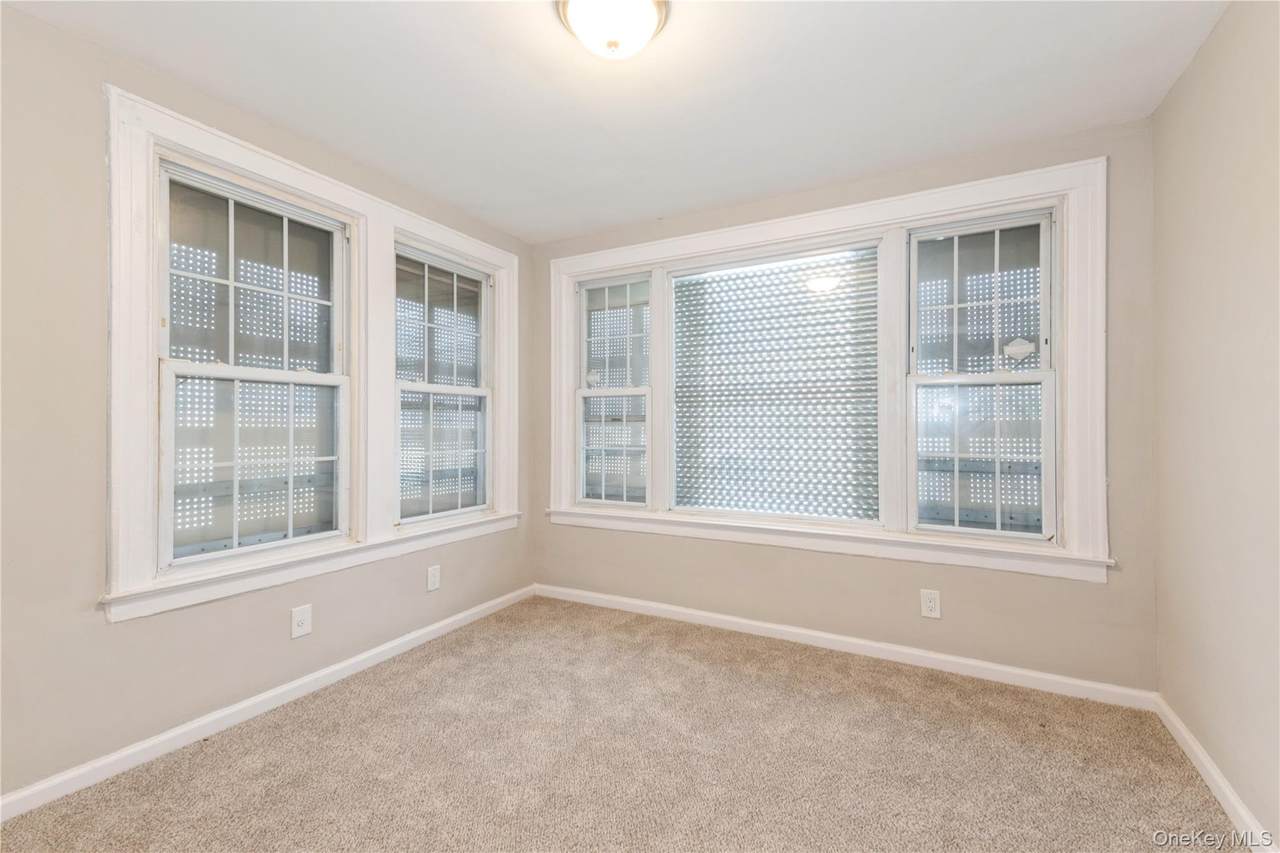 194-56 Murdock Avenue - Photo 1