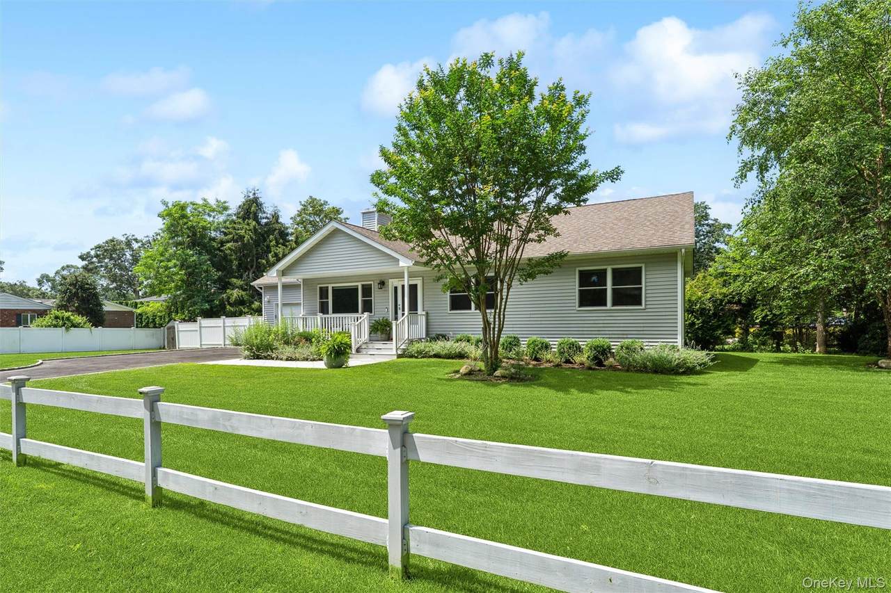 12 Hampton Bays Drive - Photo 1