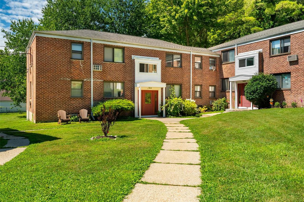 31 Lawrence Drive - Photo 1