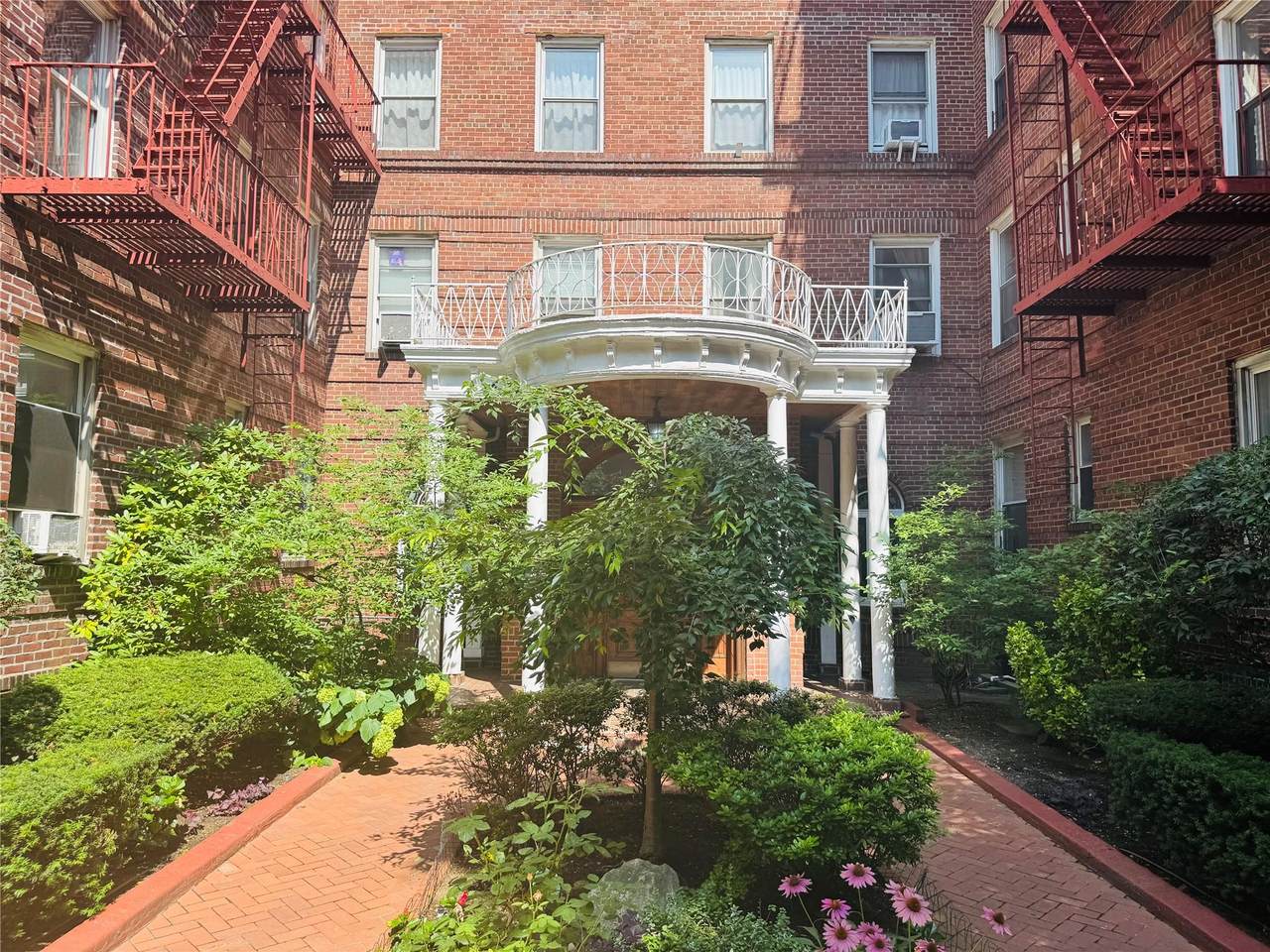 111-39 76 Road - Photo 1