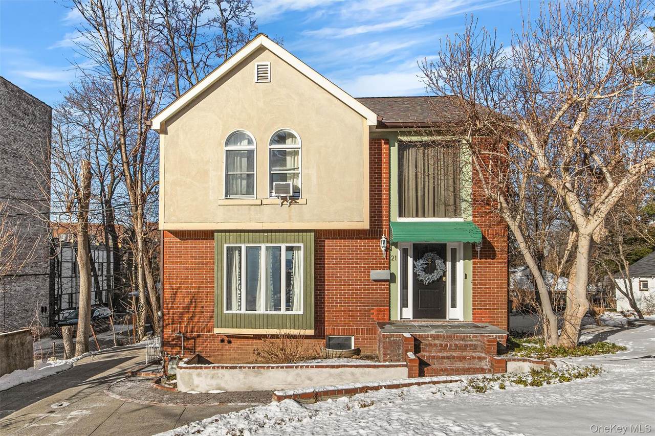 21 Pershing Avenue - Photo 1