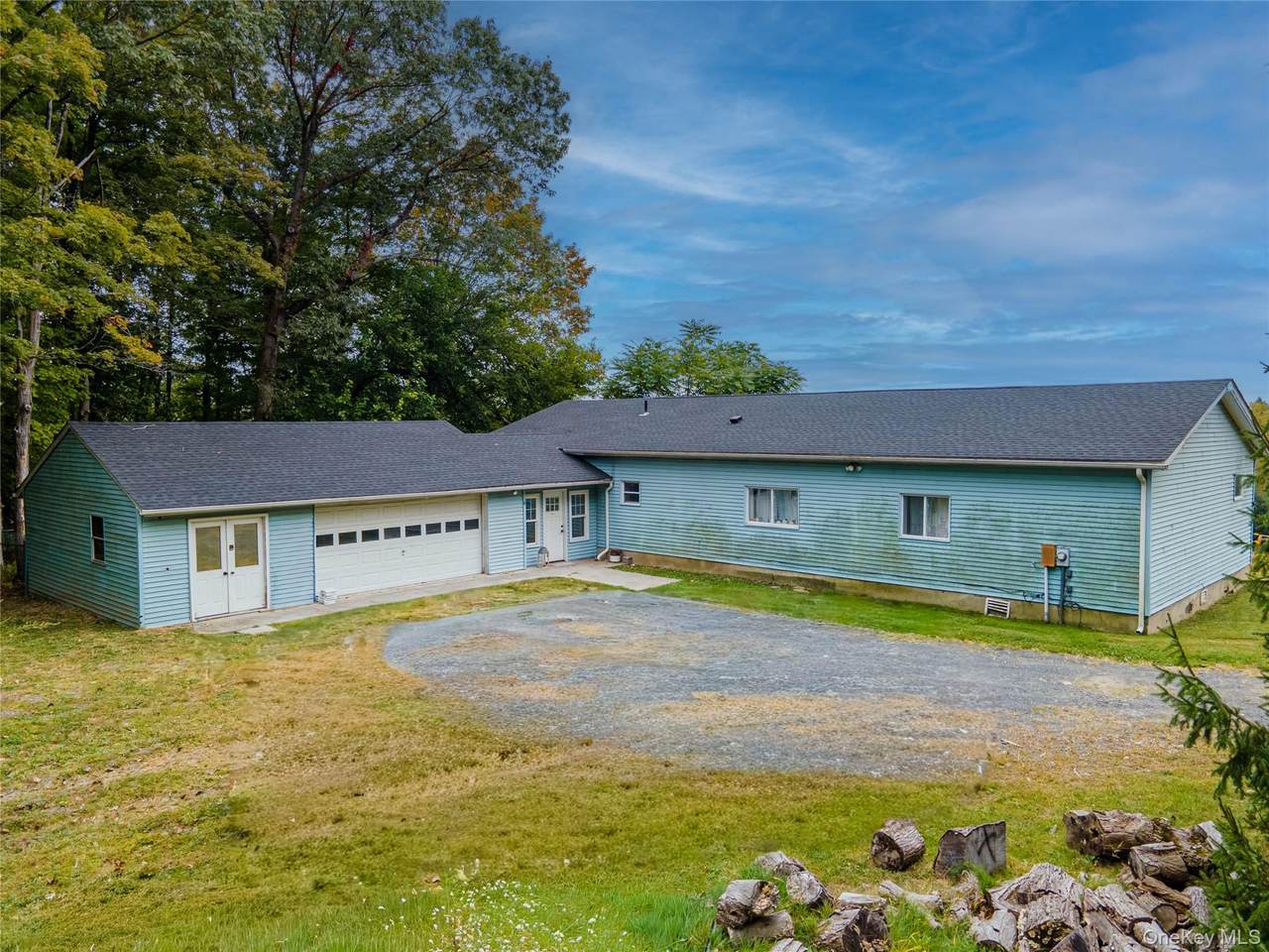 8 Edwards Lane - Photo 1