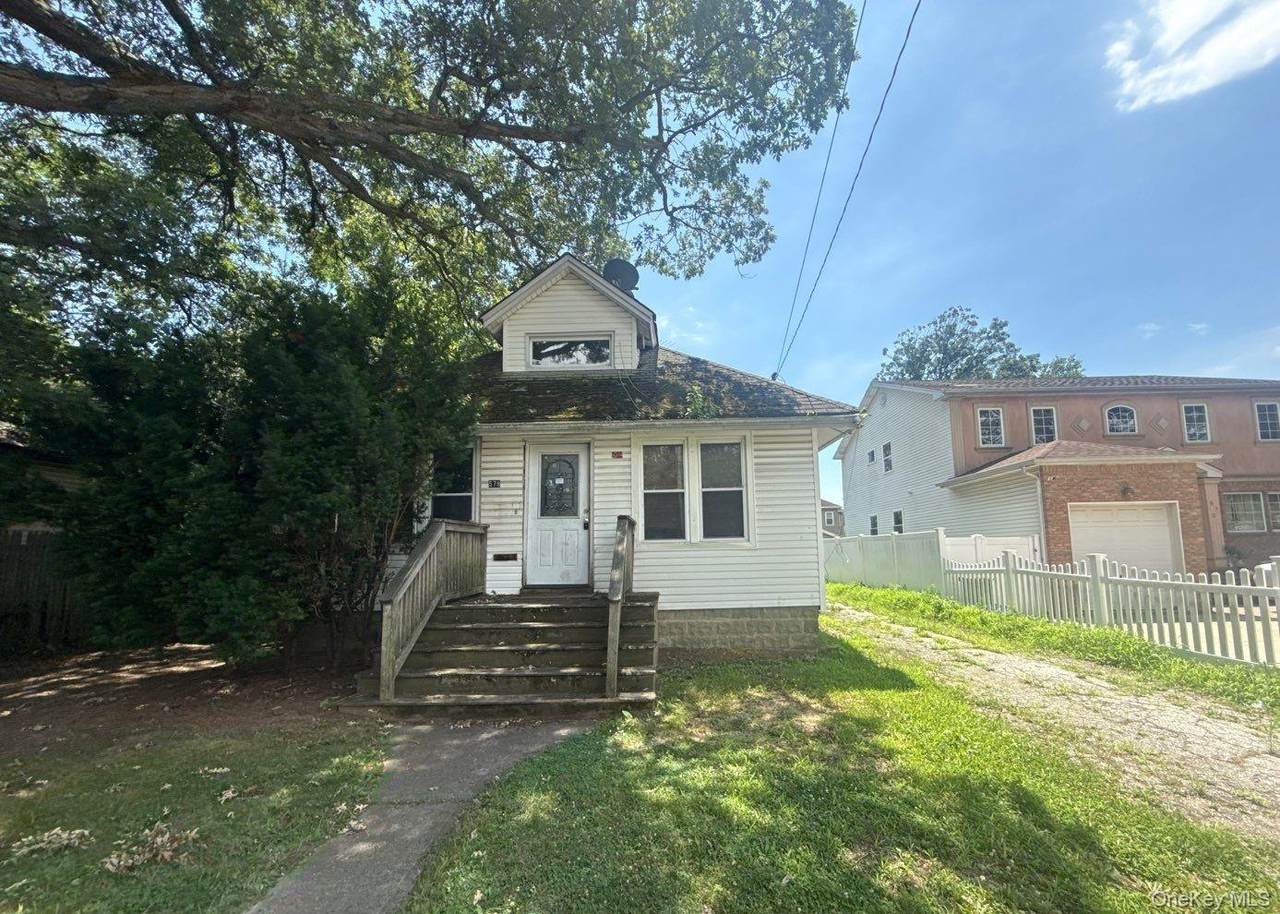 578 Seaman Avenue - Photo 1