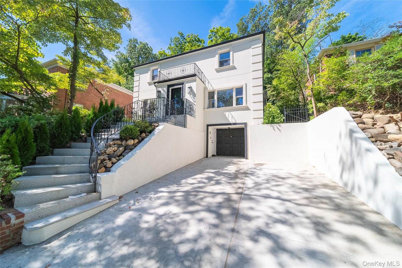 8632 Midland Parkway - Photo 1
