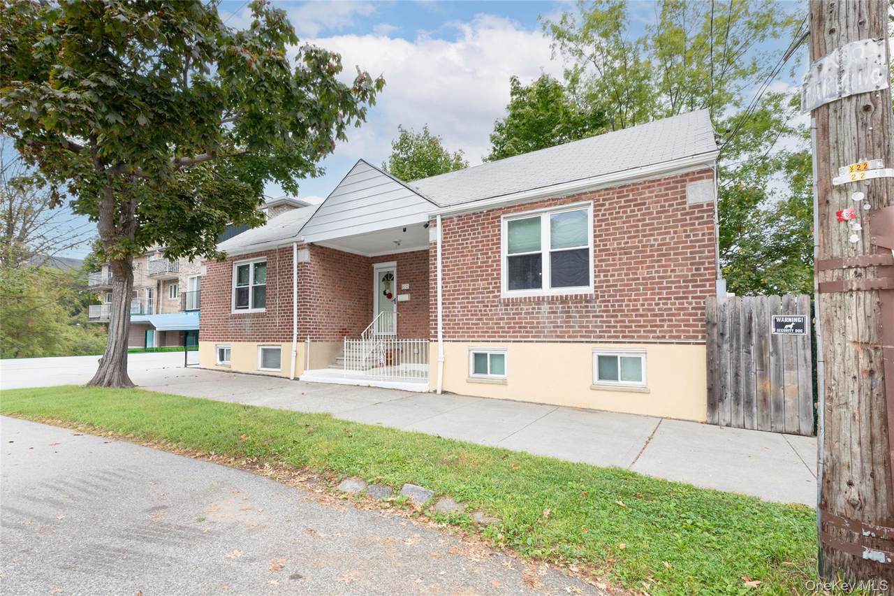 810 Clarence Avenue - Photo 1