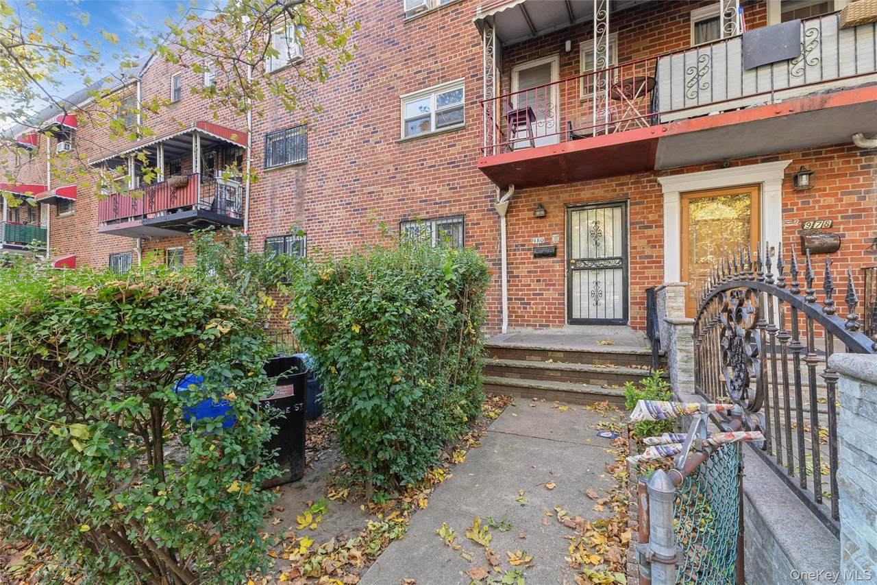 980 Jerome Street - Photo 1