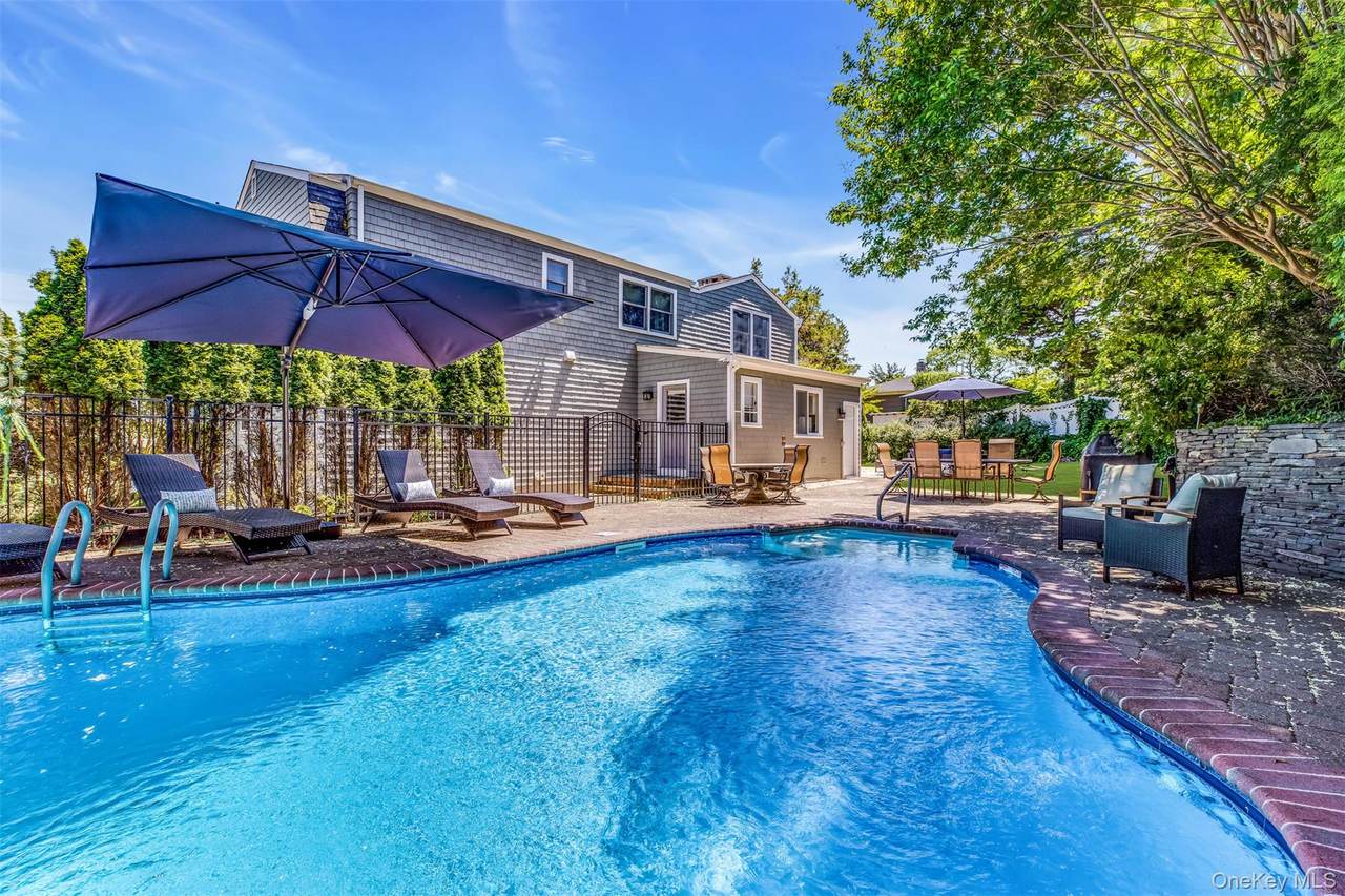 345 Colonial Road - Photo 1