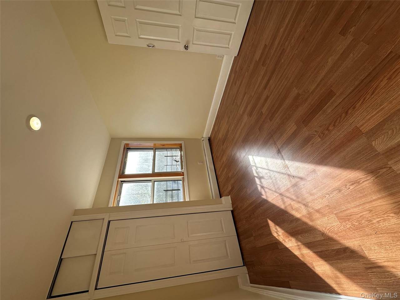 1989 Cruger Avenue - Photo 1