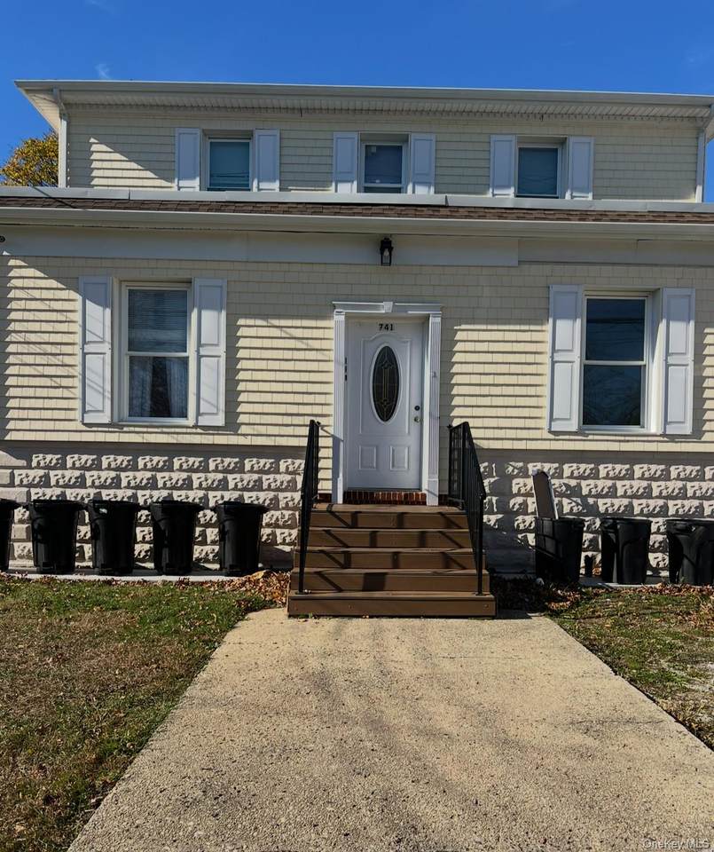 741 Clocks Boulevard - Photo 1