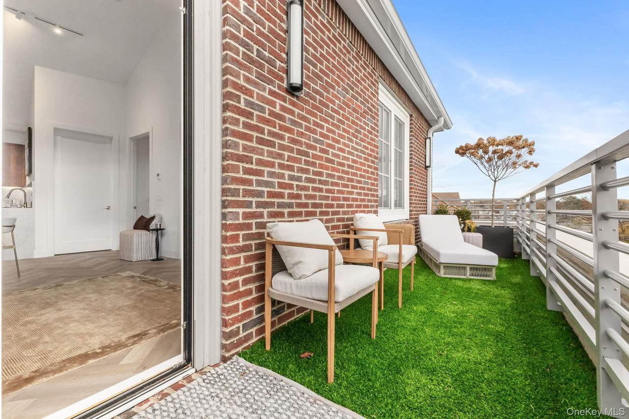 100 Putnam Avenue - Photo 1