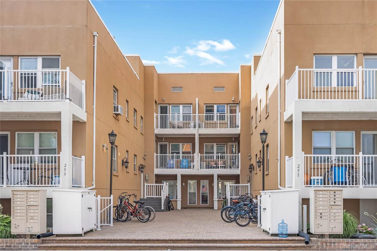 251 Broadway - Photo 1