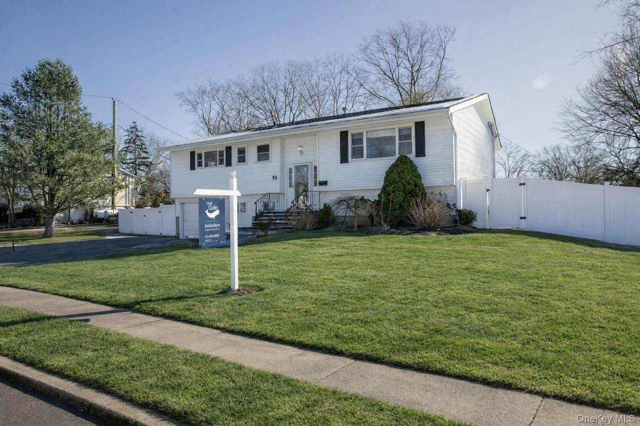 51 Lauren Avenue - Photo 1