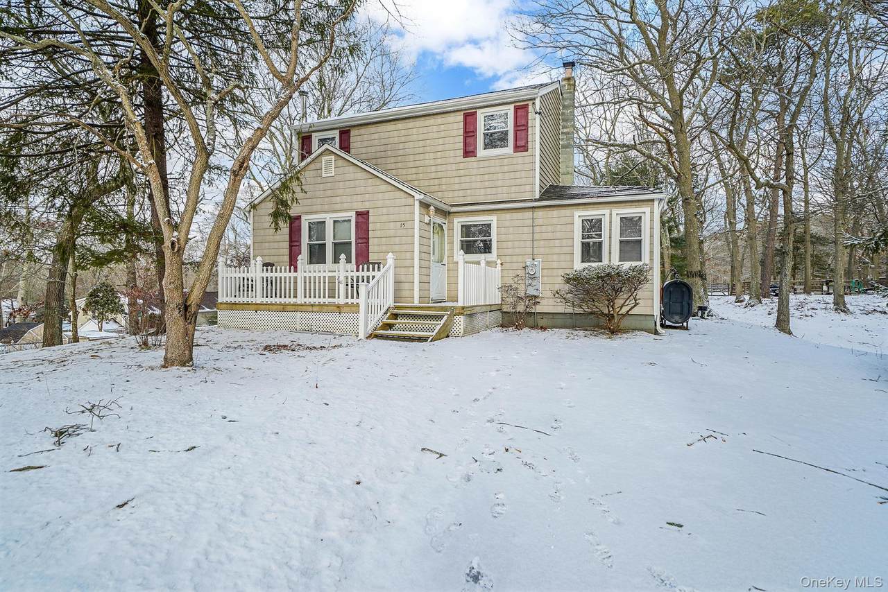 15 Beatrice Drive - Photo 1