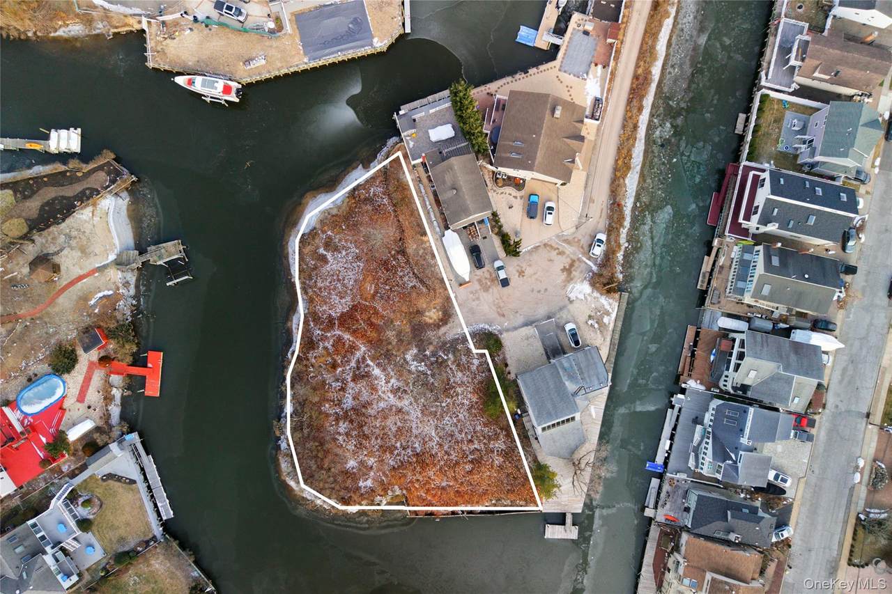 6 Island Plaza - Photo 1