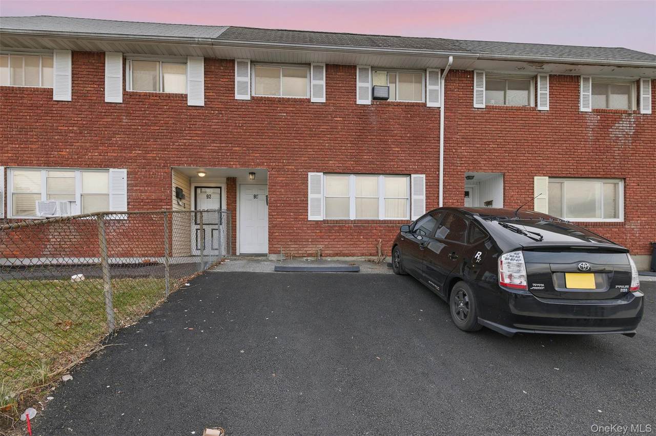 90 Conklin Avenue - Photo 1