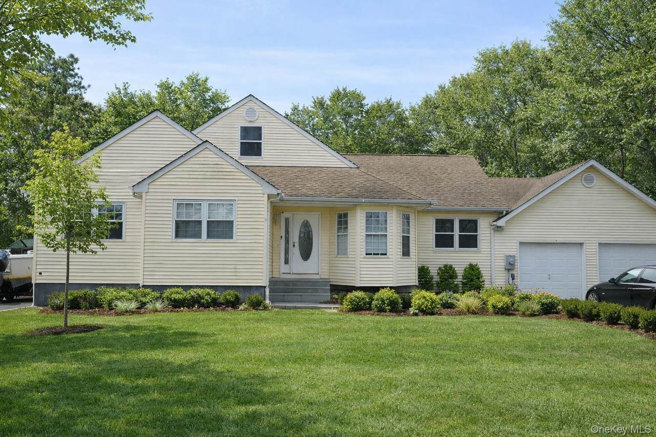 4 Manor Hills Drive - Photo 1