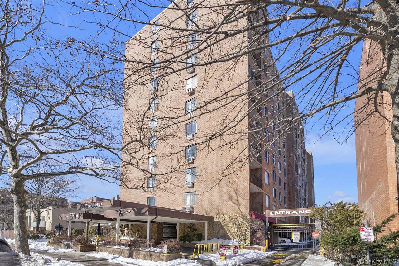 14477 Roosevelt Avenue - Photo 1