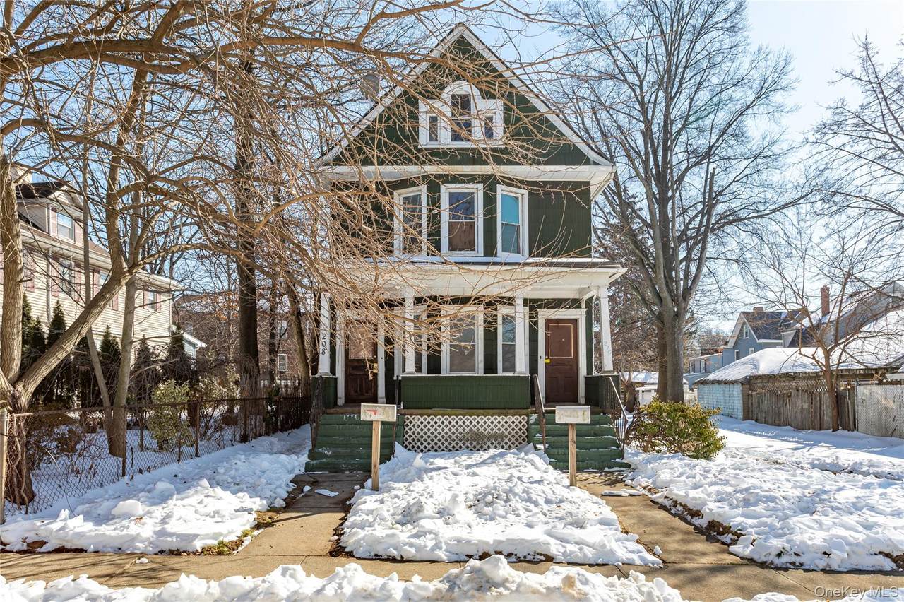 208 Myrtle Avenue - Photo 1