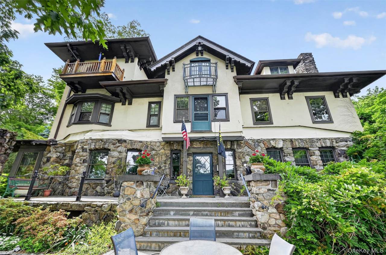 27 Webb Lane - Photo 1