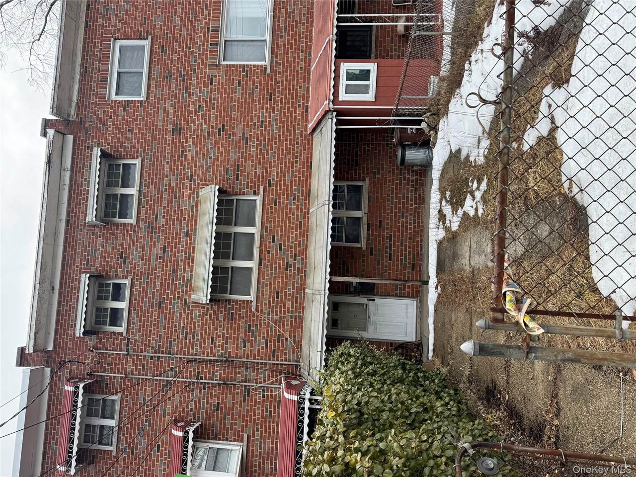 3662 Bronxwood Avenue - Photo 1