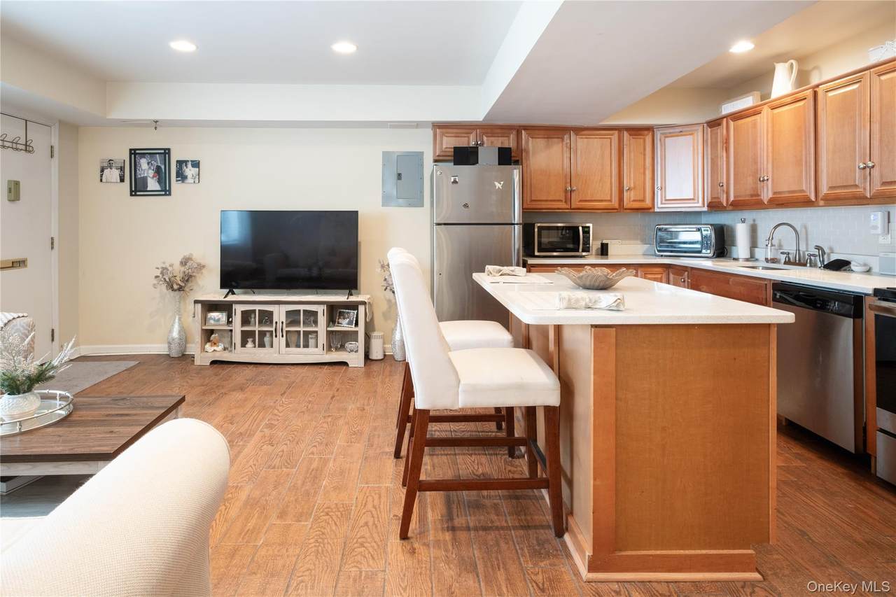 50 West Street - Photo 1