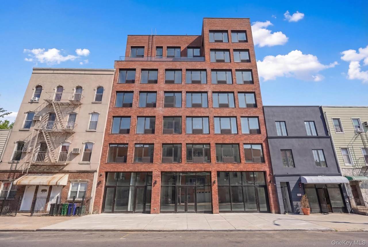 444 Graham Avenue - Photo 1