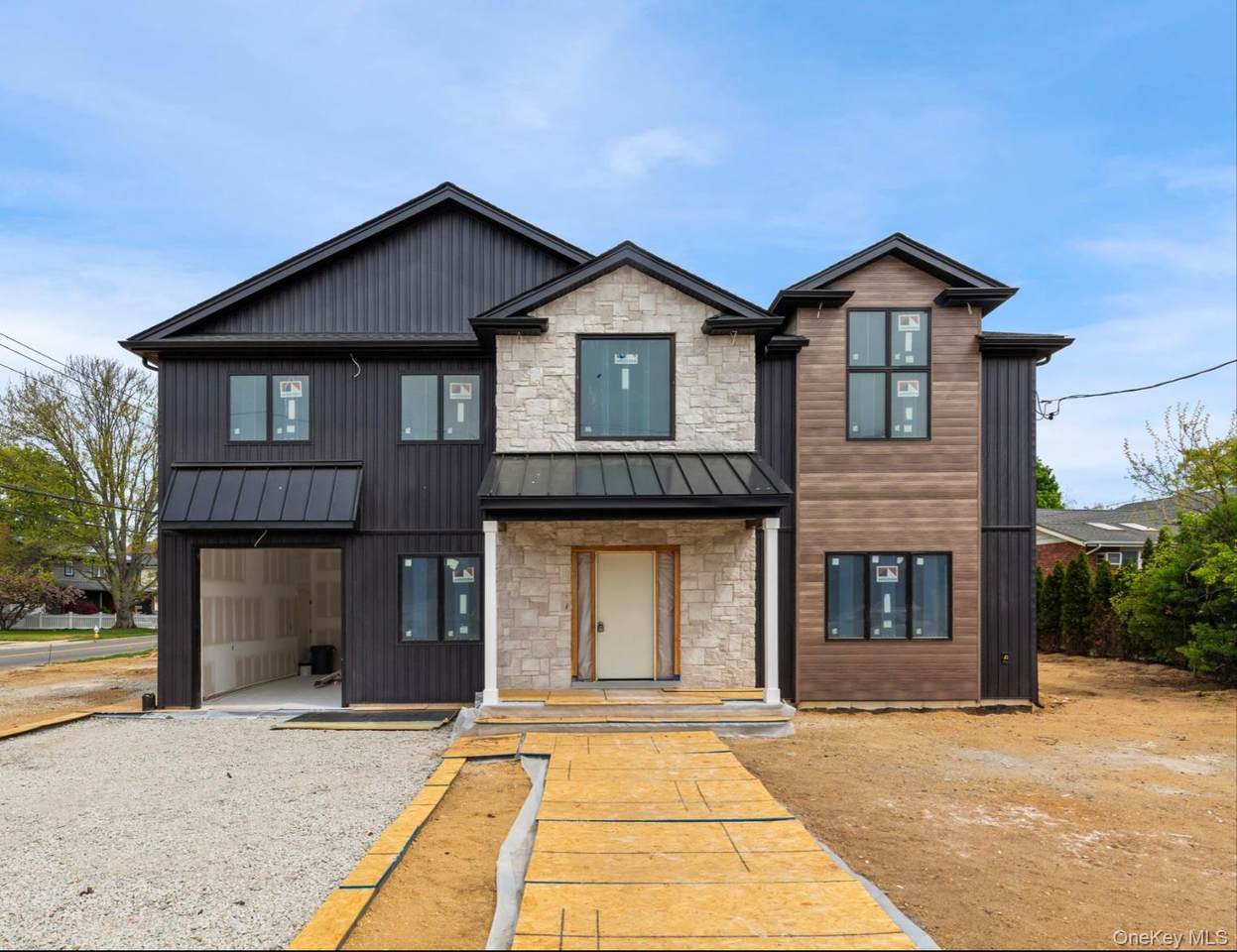 555 Marian Court - Photo 1