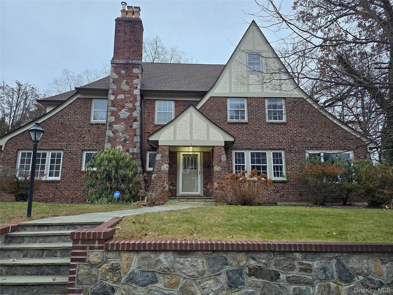 16 Bon Air Avenue - Photo 1