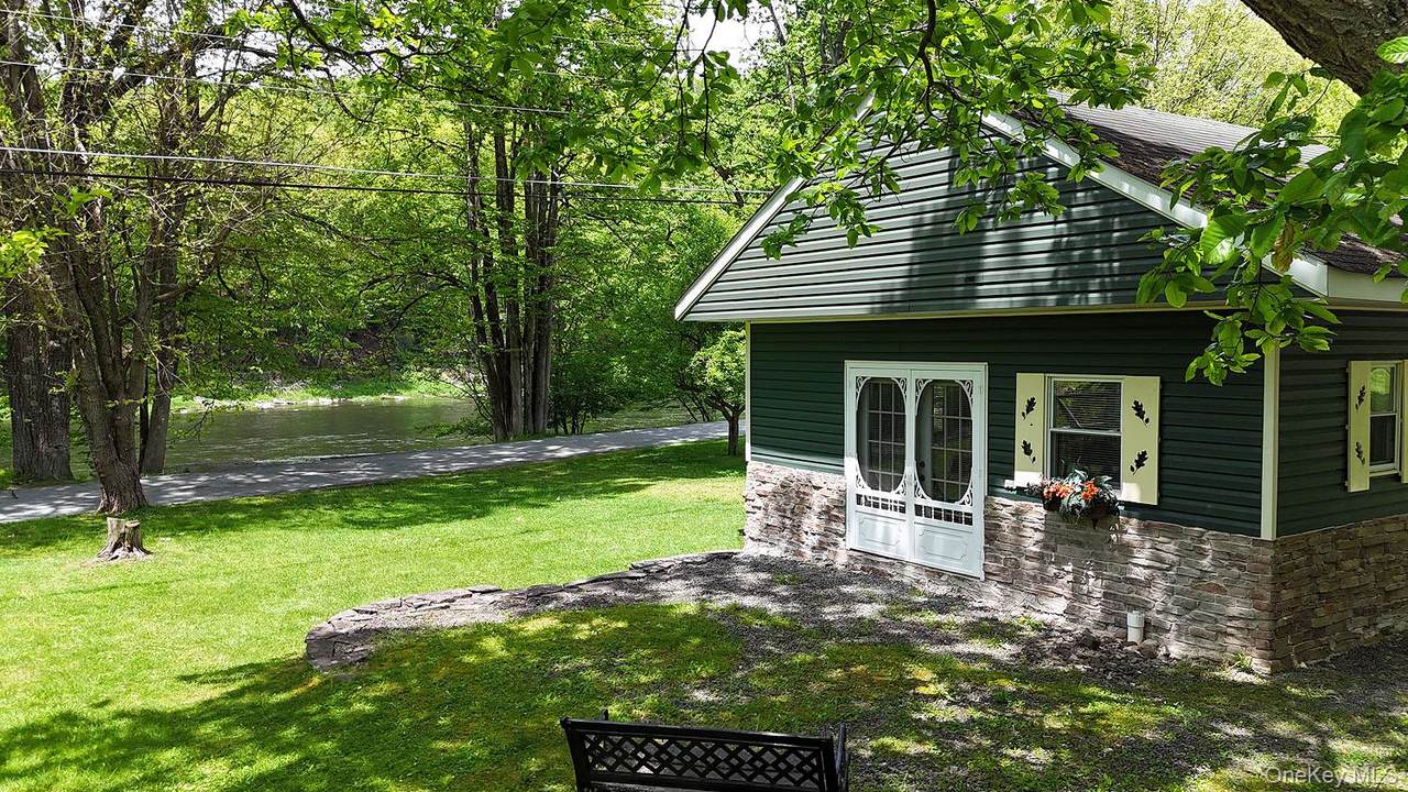 860 River Road - Photo 1