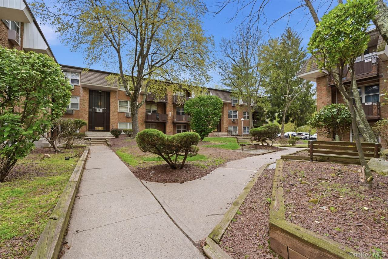 170 Kearsing Parkway - Photo 1