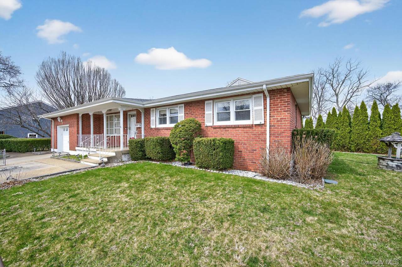 7 1st Avenue - Photo 1