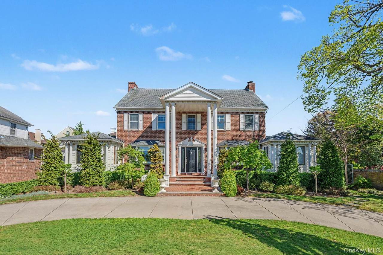 23 Center Drive - Photo 1