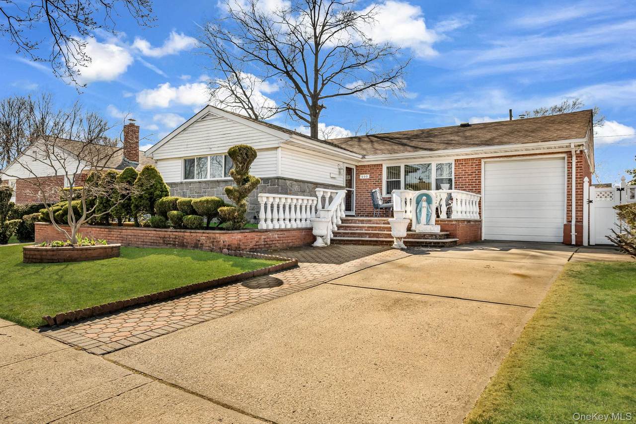 600 Astor Street - Photo 1