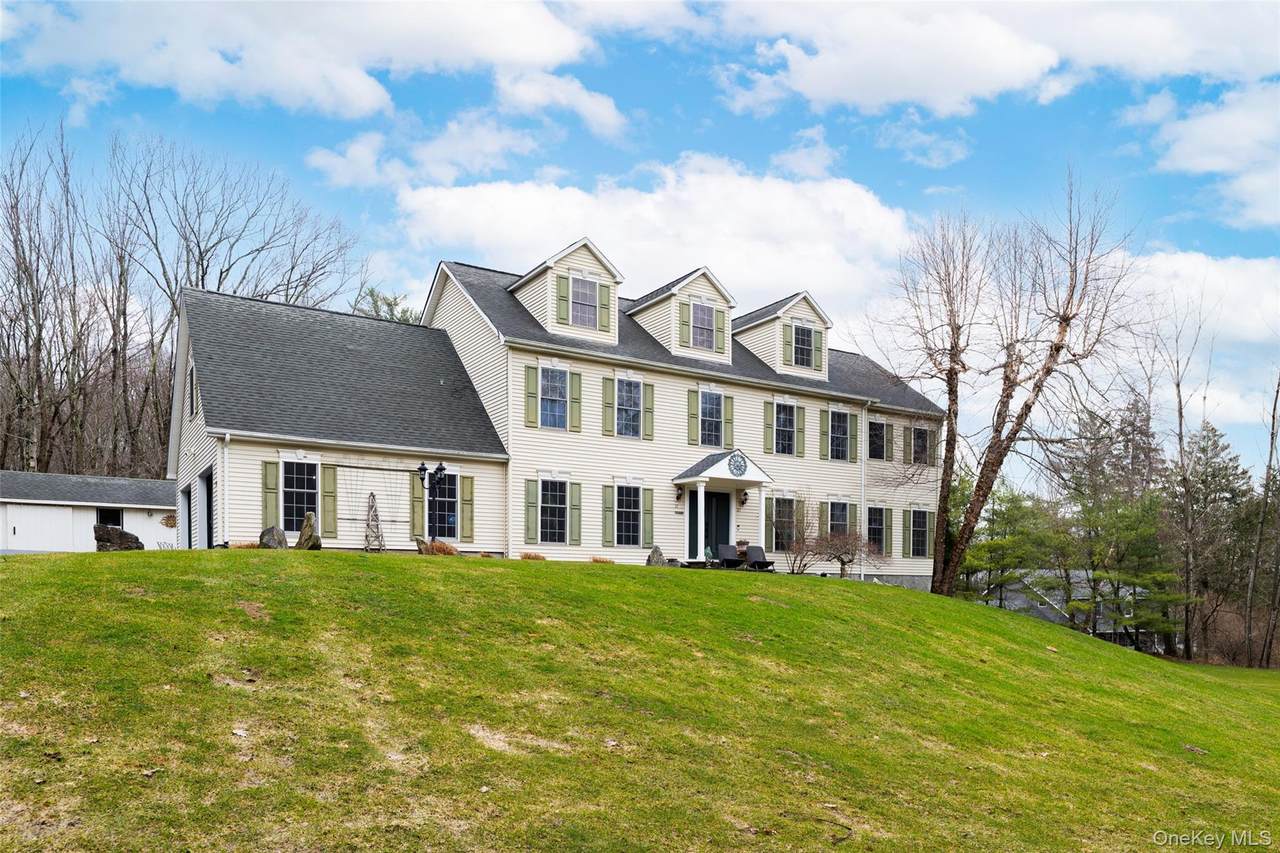 37 Sheryl Lane - Photo 1